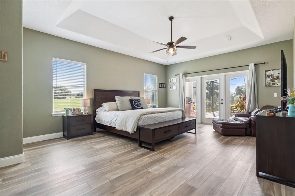 Под контрактом: $595,000 (4 спален, 3 ванн, 2711 Квадратных фут)