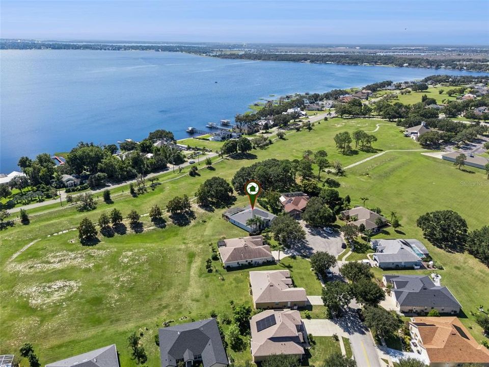 Под контрактом: $595,000 (4 спален, 3 ванн, 2711 Квадратных фут)