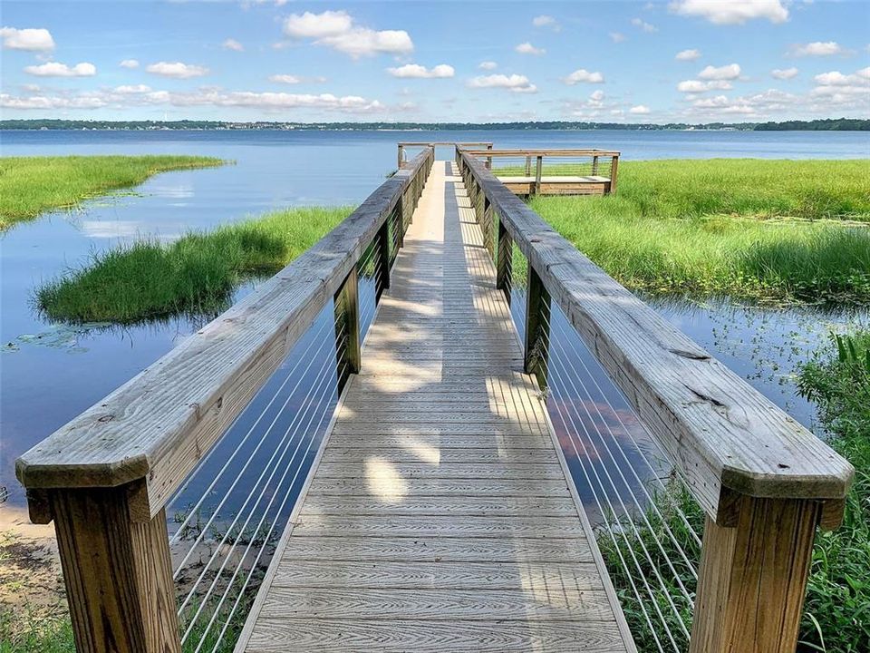 Под контрактом: $595,000 (4 спален, 3 ванн, 2711 Квадратных фут)