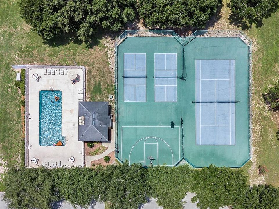 Под контрактом: $595,000 (4 спален, 3 ванн, 2711 Квадратных фут)