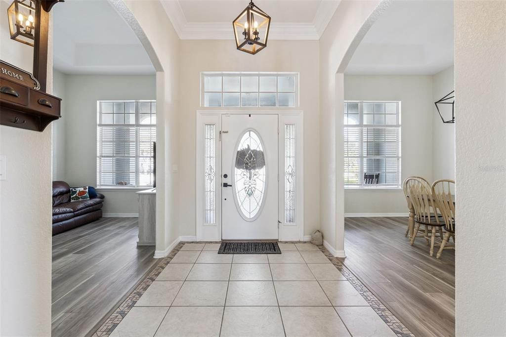 Под контрактом: $595,000 (4 спален, 3 ванн, 2711 Квадратных фут)