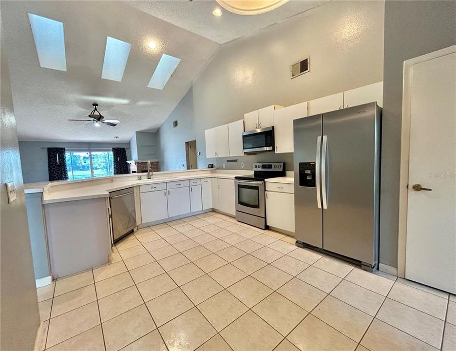 На продажу: $500,000 (4 спален, 3 ванн, 2321 Квадратных фут)