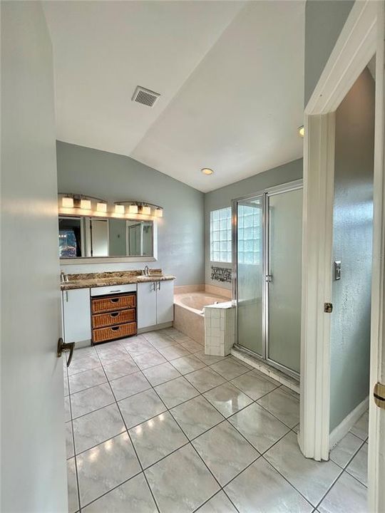 На продажу: $500,000 (4 спален, 3 ванн, 2321 Квадратных фут)