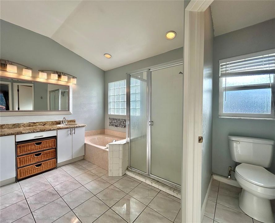 На продажу: $500,000 (4 спален, 3 ванн, 2321 Квадратных фут)