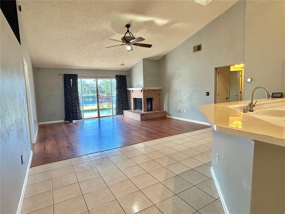 На продажу: $500,000 (4 спален, 3 ванн, 2321 Квадратных фут)