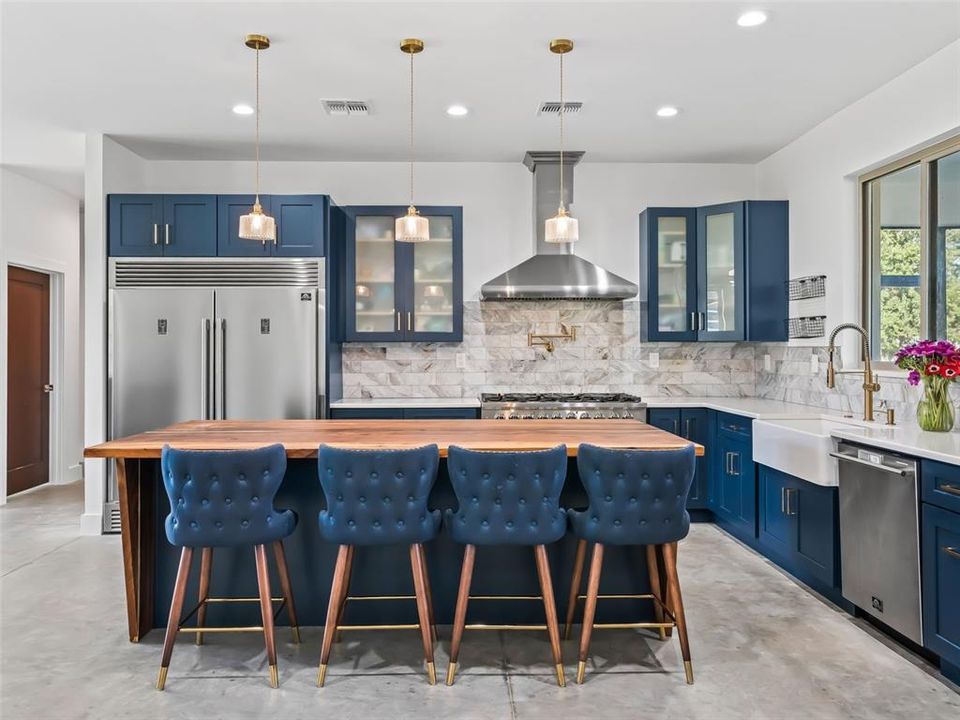 For Sale: $1,625,000 (3 beds, 2 baths, 2039 Square Feet)