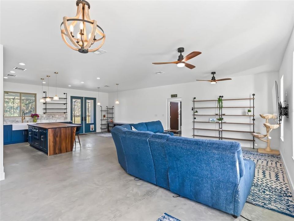 For Sale: $1,625,000 (3 beds, 2 baths, 2039 Square Feet)