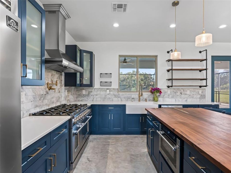 For Sale: $1,625,000 (3 beds, 2 baths, 2039 Square Feet)