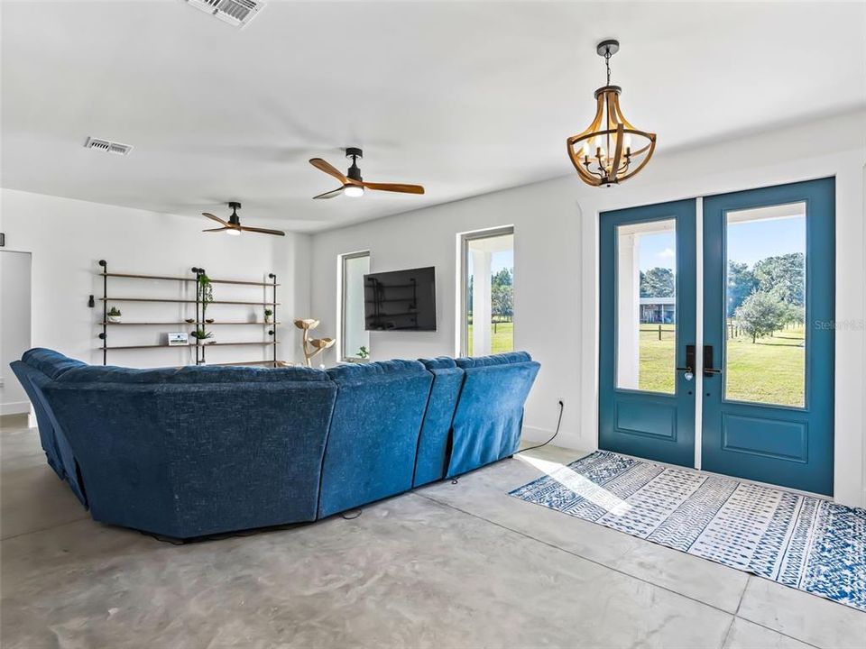 For Sale: $1,625,000 (3 beds, 2 baths, 2039 Square Feet)