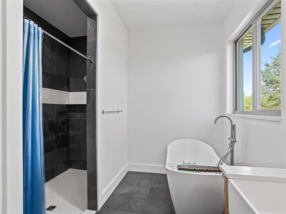 For Sale: $1,625,000 (3 beds, 2 baths, 2039 Square Feet)