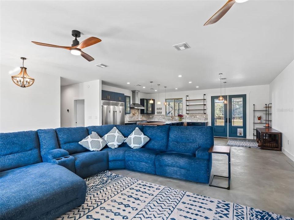 For Sale: $1,625,000 (3 beds, 2 baths, 2039 Square Feet)