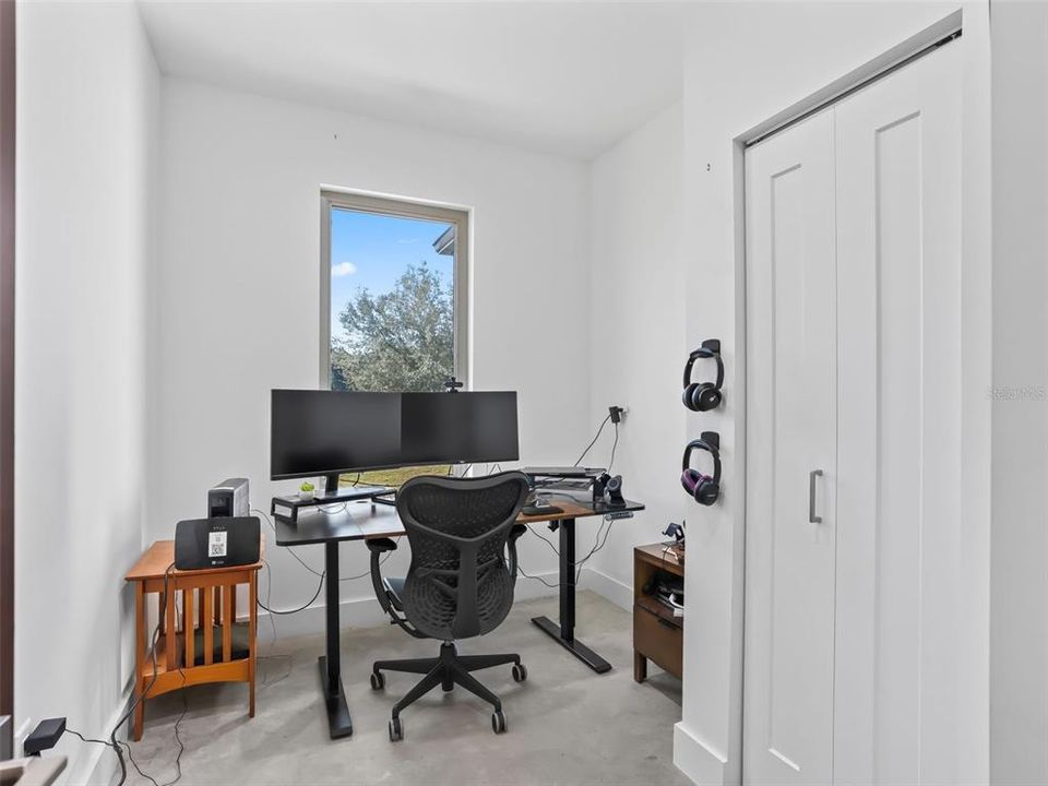 For Sale: $1,625,000 (3 beds, 2 baths, 2039 Square Feet)