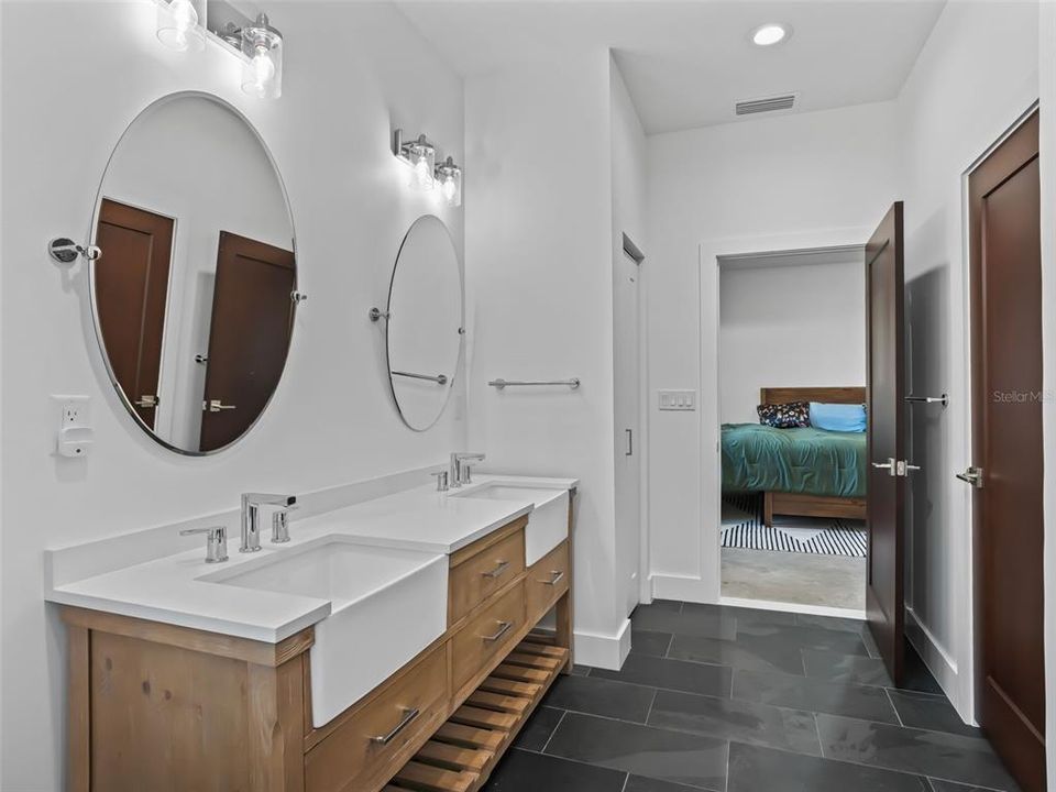 For Sale: $1,625,000 (3 beds, 2 baths, 2039 Square Feet)