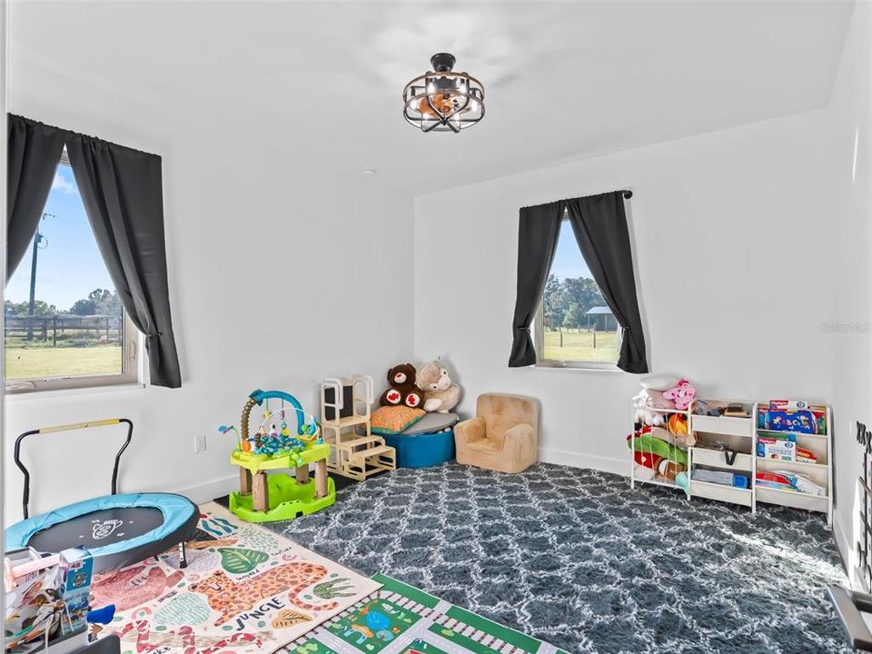 For Sale: $1,625,000 (3 beds, 2 baths, 2039 Square Feet)