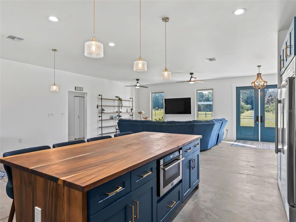 For Sale: $1,625,000 (3 beds, 2 baths, 2039 Square Feet)