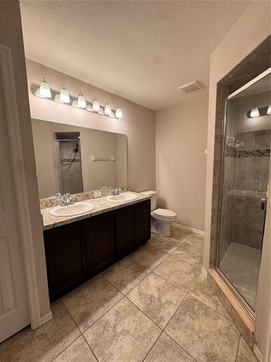 For Rent: $2,450 (4 beds, 3 baths, 1742 Square Feet)