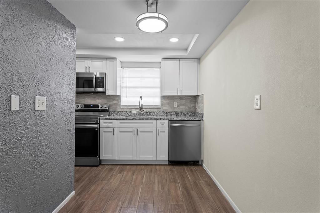 В аренду: $1,700 (2 спален, 1 ванн, 804 Квадратных фут)