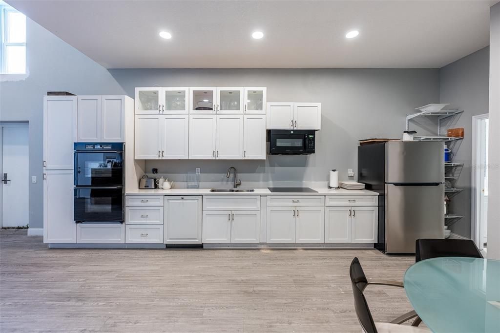 待售: $1,200,000 (15.00 acres)