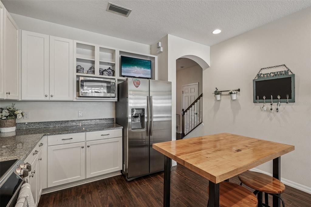 For Sale: $716,800 (4 beds, 2 baths, 2608 Square Feet)