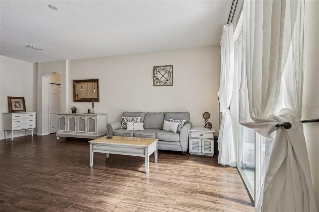 For Sale: $716,800 (4 beds, 2 baths, 2608 Square Feet)