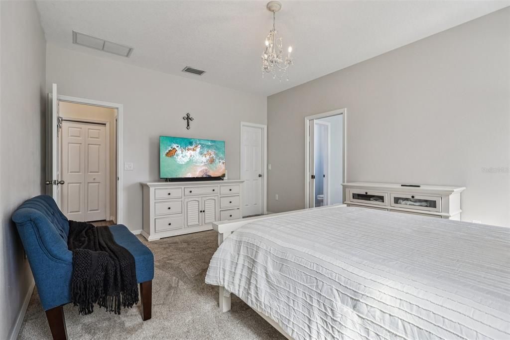 For Sale: $716,800 (4 beds, 2 baths, 2608 Square Feet)