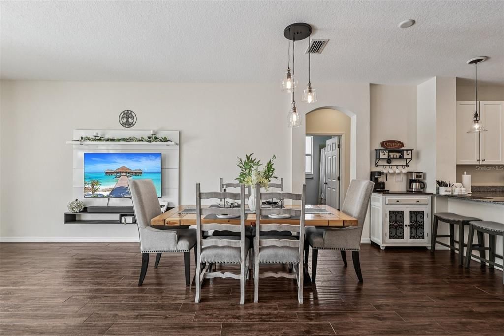 For Sale: $716,800 (4 beds, 2 baths, 2608 Square Feet)