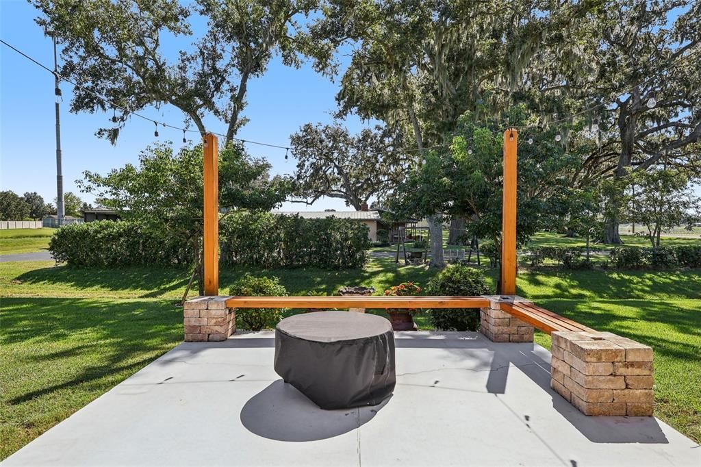 For Sale: $716,800 (4 beds, 2 baths, 2608 Square Feet)