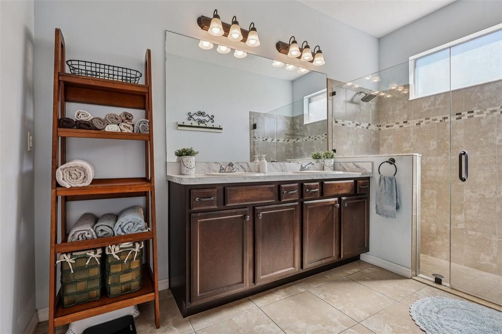 For Sale: $716,800 (4 beds, 2 baths, 2608 Square Feet)