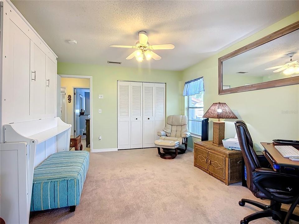 For Sale: $245,000 (2 beds, 2 baths, 1044 Square Feet)