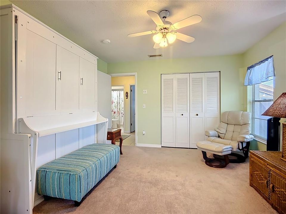 For Sale: $245,000 (2 beds, 2 baths, 1044 Square Feet)