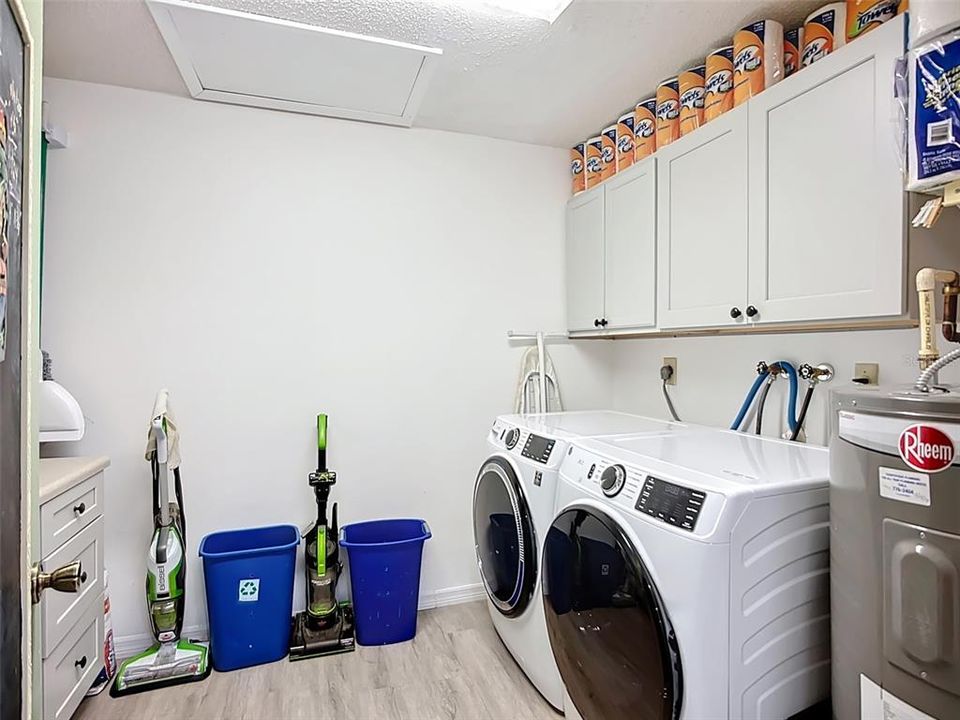 For Sale: $245,000 (2 beds, 2 baths, 1044 Square Feet)