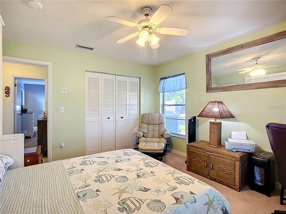 For Sale: $245,000 (2 beds, 2 baths, 1044 Square Feet)