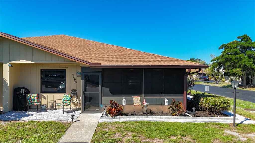 For Sale: $245,000 (2 beds, 2 baths, 1044 Square Feet)