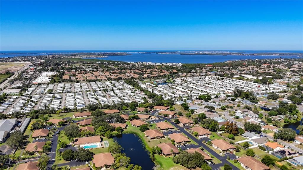 For Sale: $245,000 (2 beds, 2 baths, 1044 Square Feet)