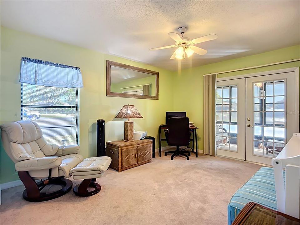 For Sale: $245,000 (2 beds, 2 baths, 1044 Square Feet)