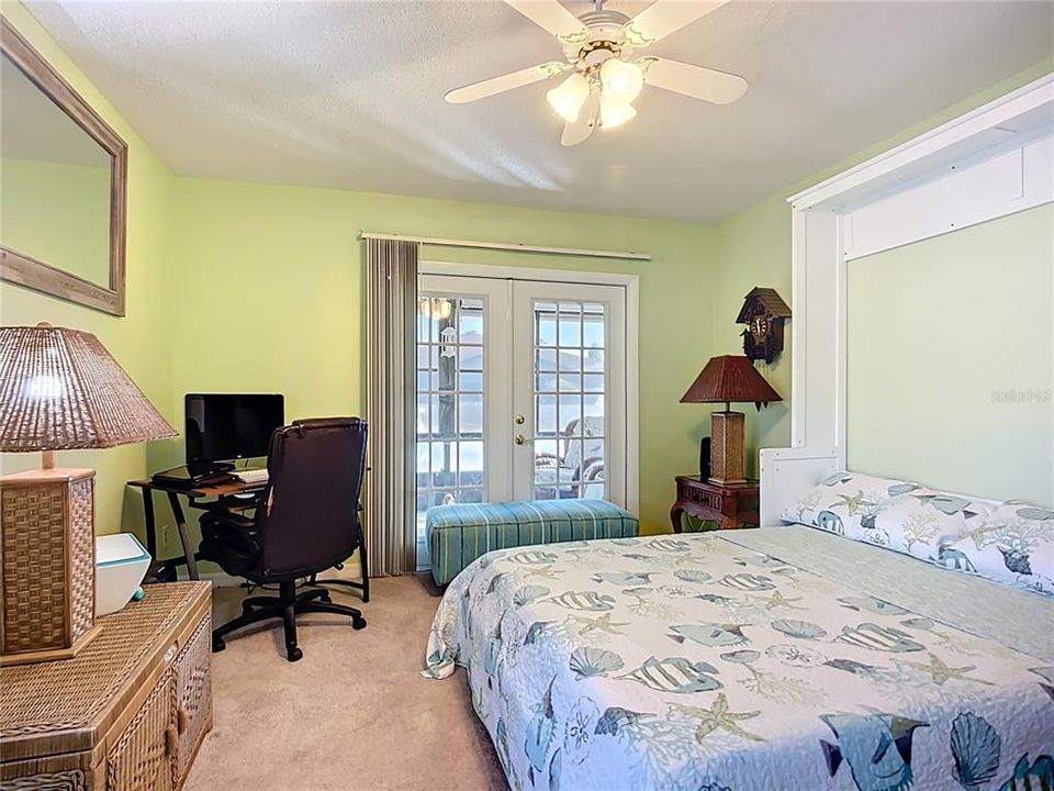 For Sale: $245,000 (2 beds, 2 baths, 1044 Square Feet)