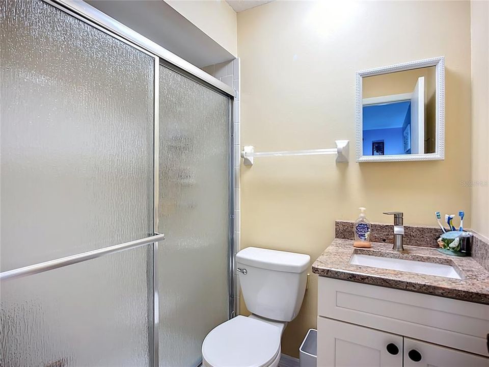 For Sale: $245,000 (2 beds, 2 baths, 1044 Square Feet)