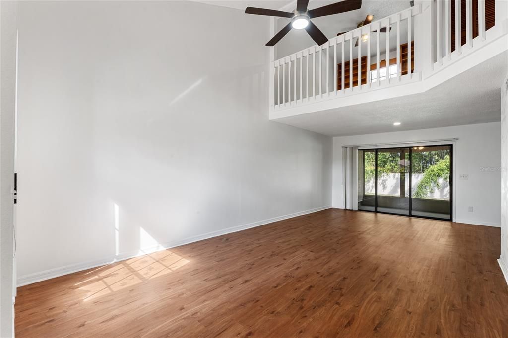 待售: $275,000 (2 贝兹, 2 浴室, 1418 平方英尺)