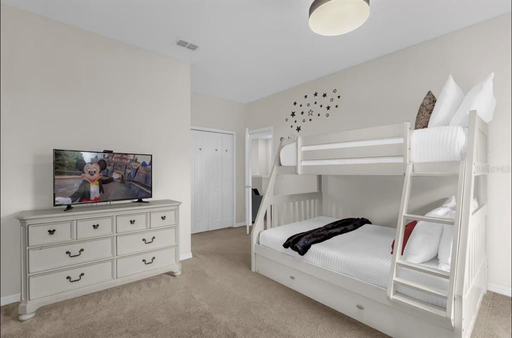 For Sale: $679,900 (6 beds, 5 baths, 3136 Square Feet)