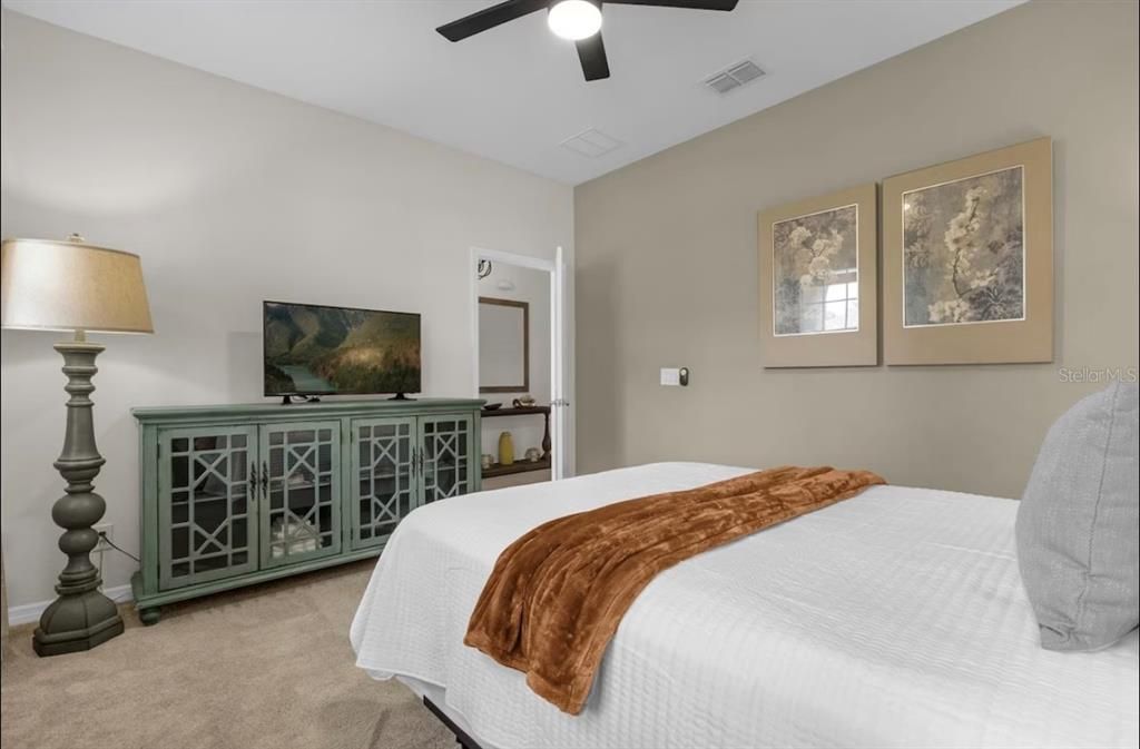 For Sale: $679,900 (6 beds, 5 baths, 3136 Square Feet)