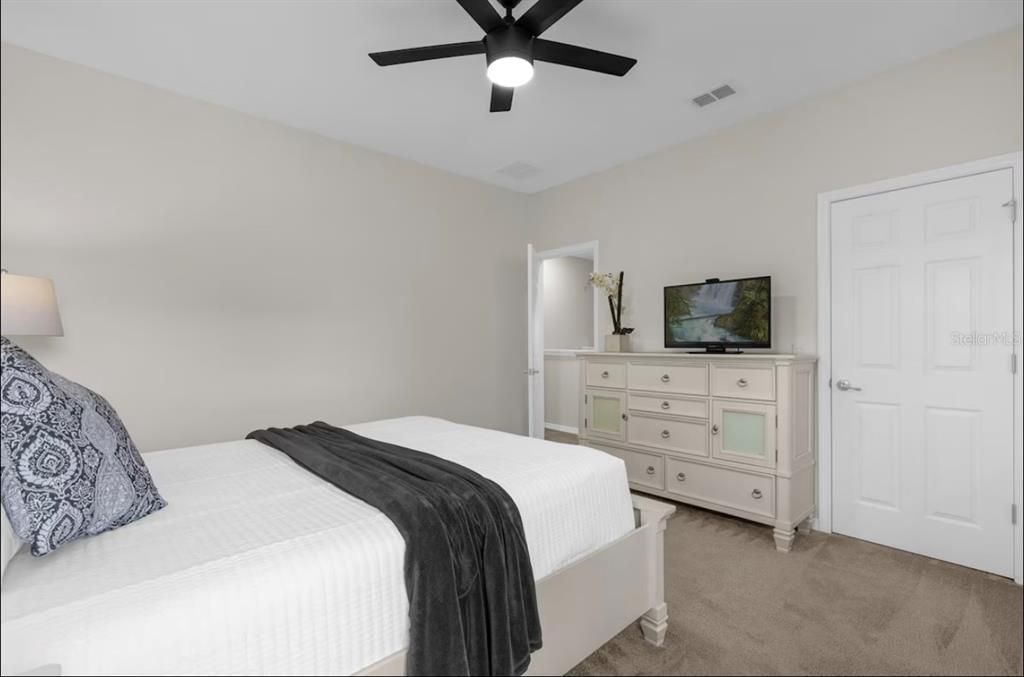 For Sale: $679,900 (6 beds, 5 baths, 3136 Square Feet)