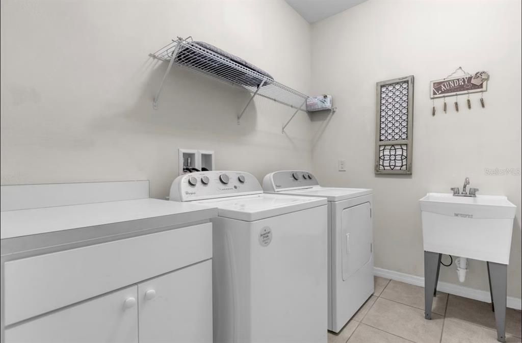 For Sale: $679,900 (6 beds, 5 baths, 3136 Square Feet)