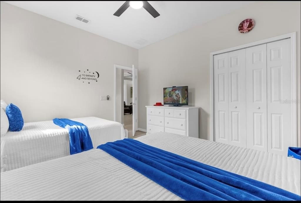 For Sale: $679,900 (6 beds, 5 baths, 3136 Square Feet)