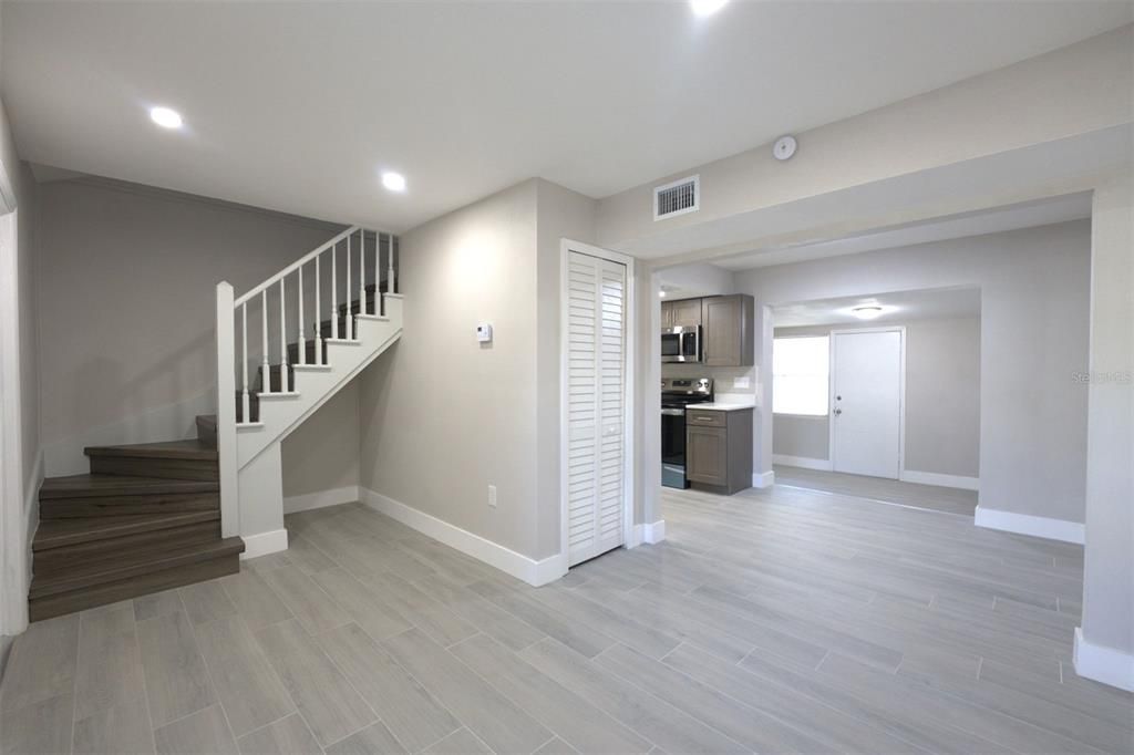 Activo con contrato: $1,399 (2 camas, 1 baños, 734 Pies cuadrados)