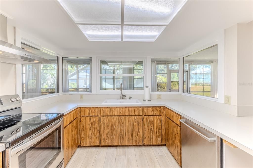 For Sale: $245,000 (2 beds, 2 baths, 1468 Square Feet)