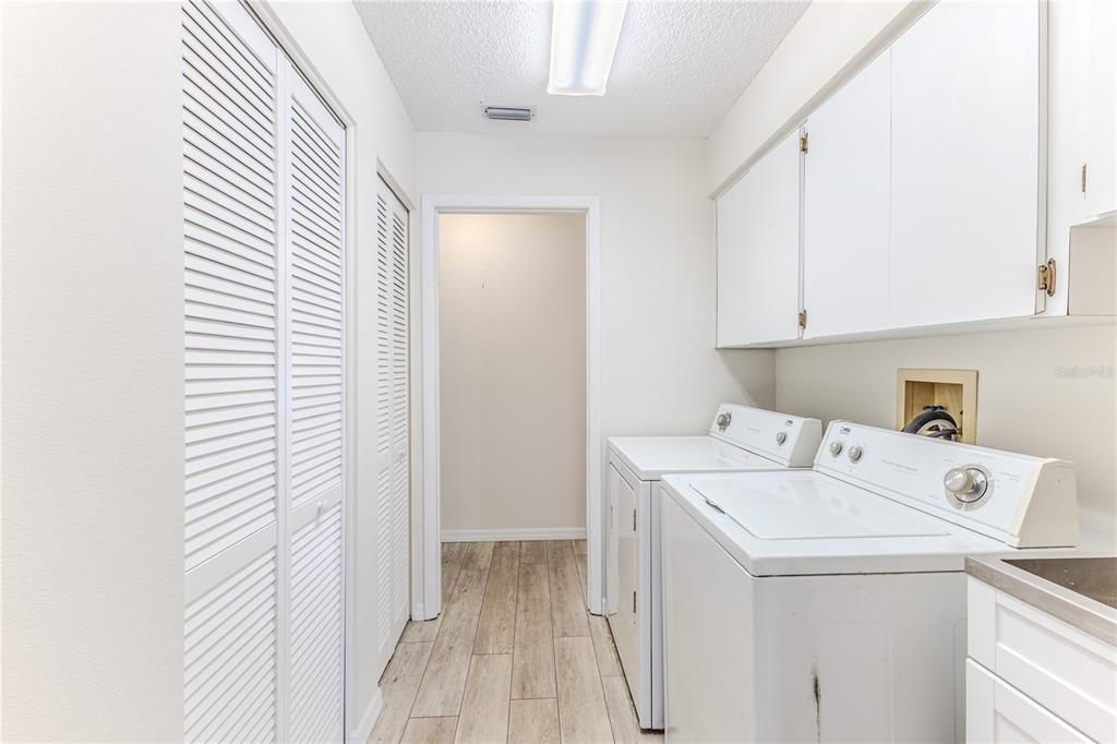 For Sale: $245,000 (2 beds, 2 baths, 1468 Square Feet)