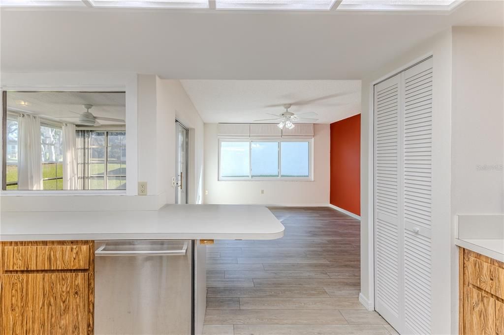 For Sale: $245,000 (2 beds, 2 baths, 1468 Square Feet)