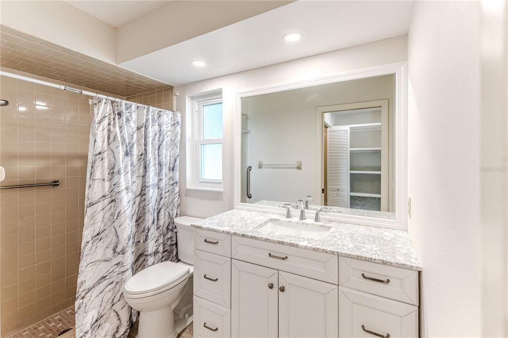 For Sale: $245,000 (2 beds, 2 baths, 1468 Square Feet)