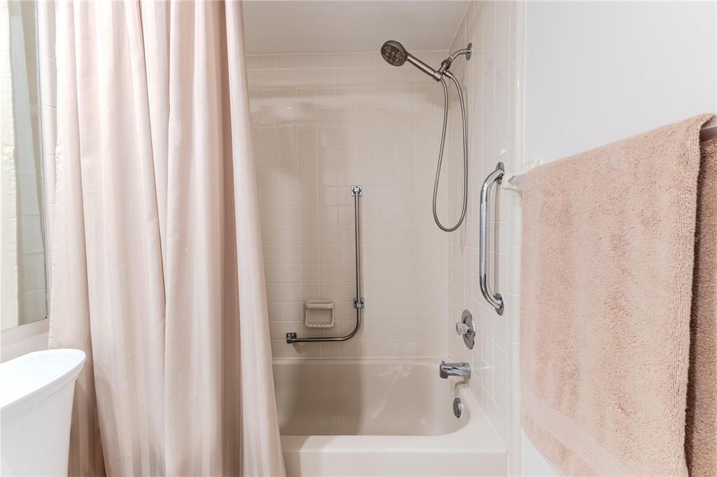 For Sale: $245,000 (2 beds, 2 baths, 1468 Square Feet)