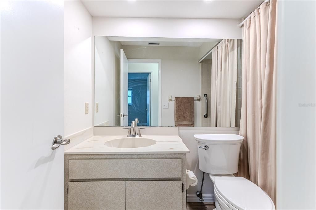 For Sale: $245,000 (2 beds, 2 baths, 1468 Square Feet)